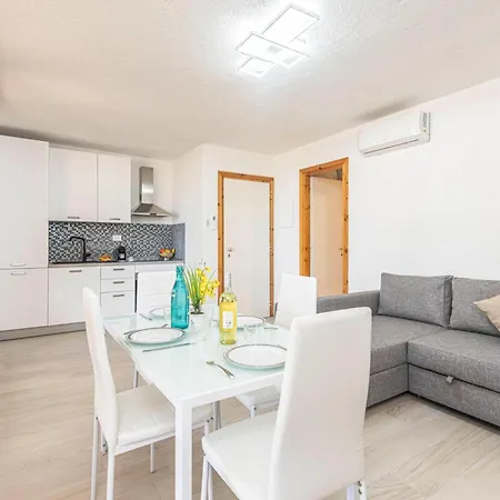 Marco's - Happy كوغنانا